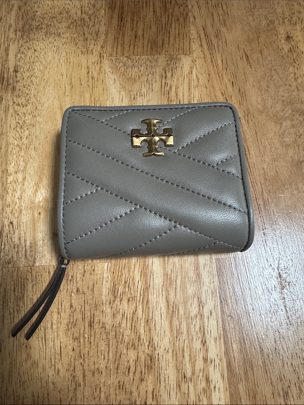Tory Burch Quilted Small Zip Bi-fold Wallet in Gray Heron with Gold Emblem